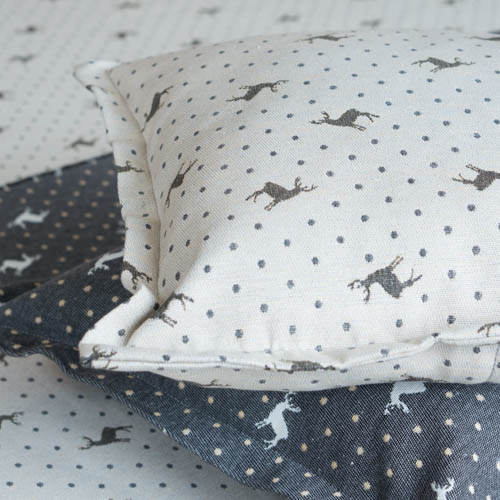 Weihnachtskissen_Elch_grau_beige Weihnachtskissen mit Elchmotiv in beige & grau