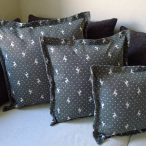 Weihnachtskissen mit Elchmuster grau_beige