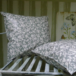 Outdoor Kissen Grau mit Blumenranken