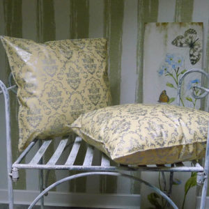 Wachstuchkissen / Outdoor Kissen Barock Vanille