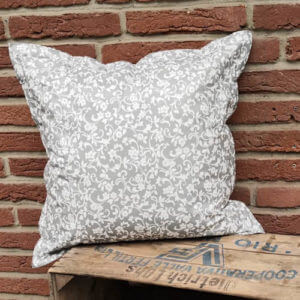 Outdoor Kissen Grau mit Blumenranken 50x50cm