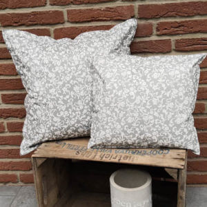 Outdoor Kissen Grau mit Blumenranken 38x35cm & 50x50cm
