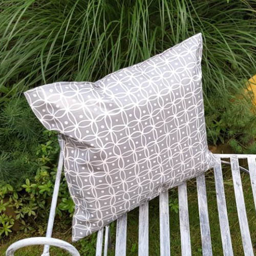 Wachstuchkissen_Grau mit weißen Punkten Outdoor Kissen Grau mit weißen Punkten