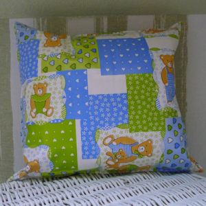 Kinderzimmerkissen Bär grün