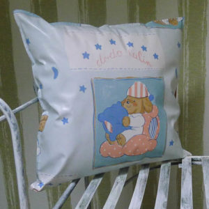 Kinderzimmerkissen mit Bär