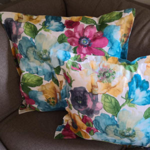 Kissenhülle Blumen bunt aus Stoff 2 Kissen