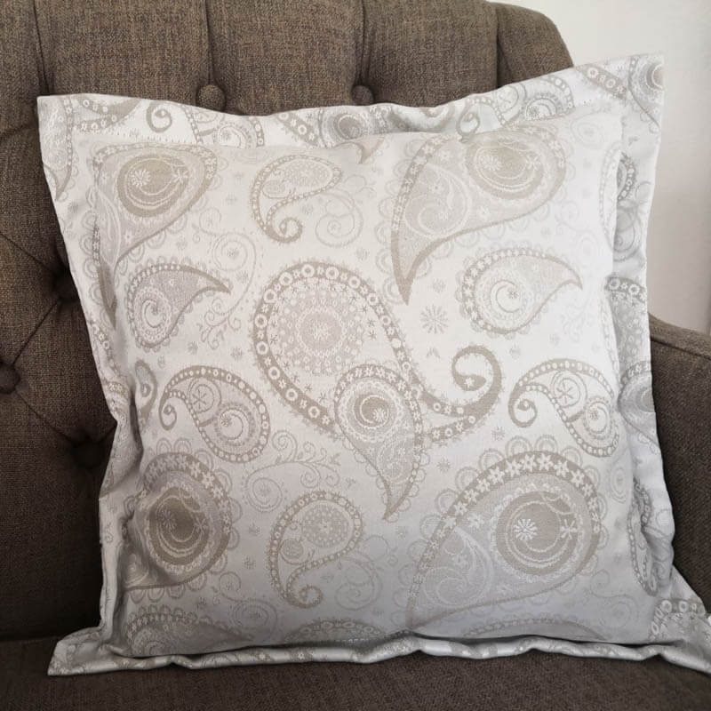 Jacquard Kissenhülle Creme mit beigen Ornamenten Jacquard Kissenhülle Creme mit beigen Ornamenten 50x50cm