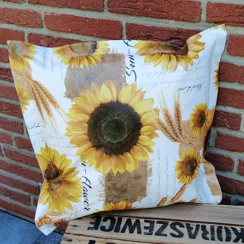 Gartenkissen Sonnenblumen aus Wachstuch 50x50cm Gartenkissen Sonnenblumen aus Wachstuch 50x50cm