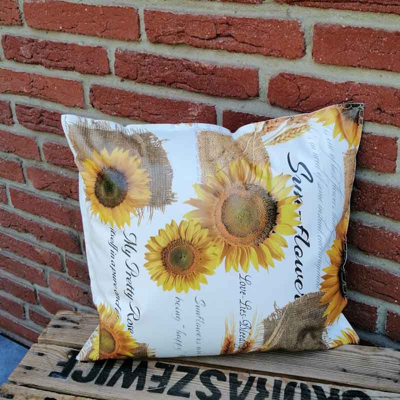 Gartenkissen Sonnenblumen aus Wachstuch 35x38cm Gartenkissen Sonnenblumen aus Wachstuch 35x38cm