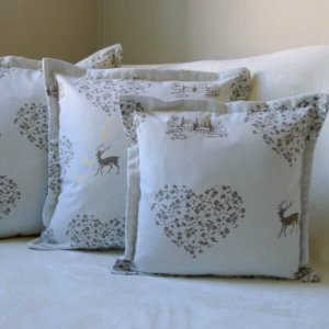 Weihnachtskissen Elch Herz creme braun