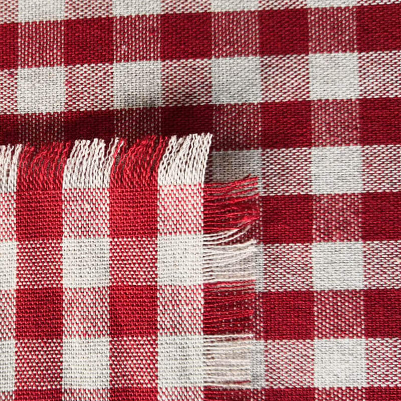 Mitteldecke rot kariert aus Stoff mit Fransenrand Mitteldecke rot kariert aus Stoff mit Fransenrand