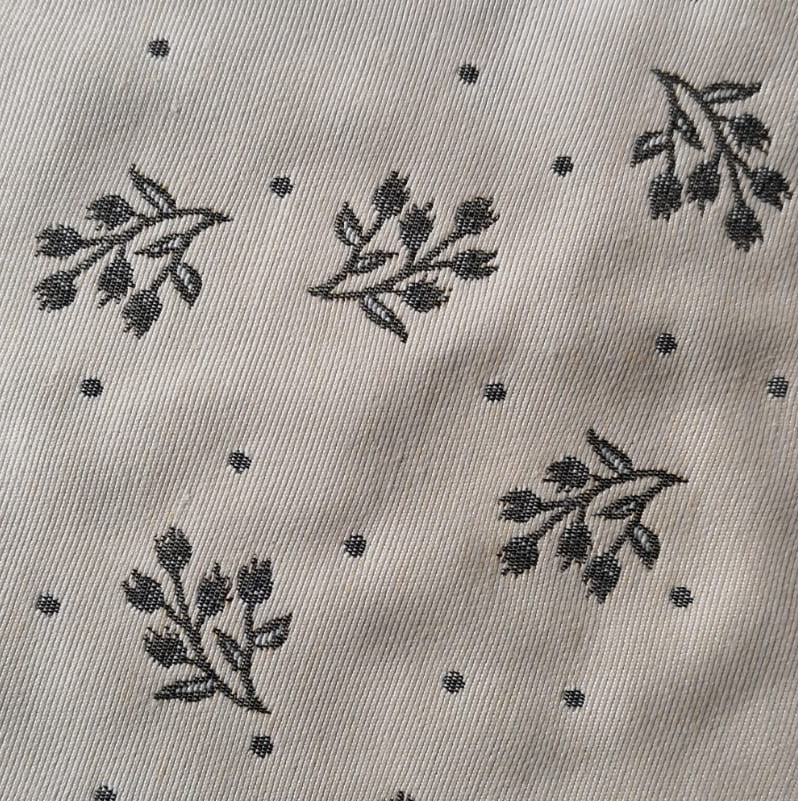 Platzset Zweige grau mit creme Hintergrund Platzset Zweige grau mit creme Hintergrund