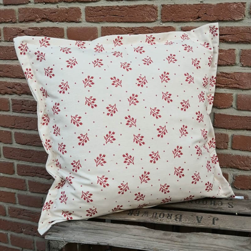 Kissen Zweige rot mit cremen Hintergrund_IMG-20180926-WA0117_Shop_klein Kissenhülle Zweige rot / creme Hintergrund 50x50cm