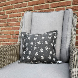 Kissenhülle Zweige Creme / grauer Hintergrund 40x40cm