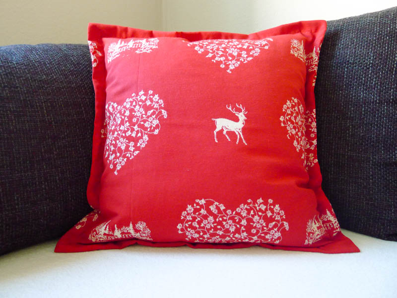 Weihnachtskissen Elch Herz rot creme (7 von 17) Kissenhülle Hirsch mit Herzen creme auf rot 50x50cm