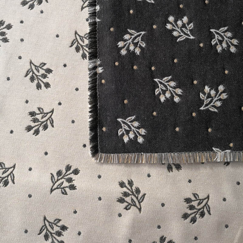 Zweige creme mit grauem Hintergrund2_Shop_klein Tischläufer Zweige Creme mit grauem Hintergrund auf Tischdecke Stoffe