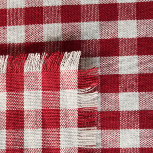 Tischläufer rot kariert (Stoffmuster)