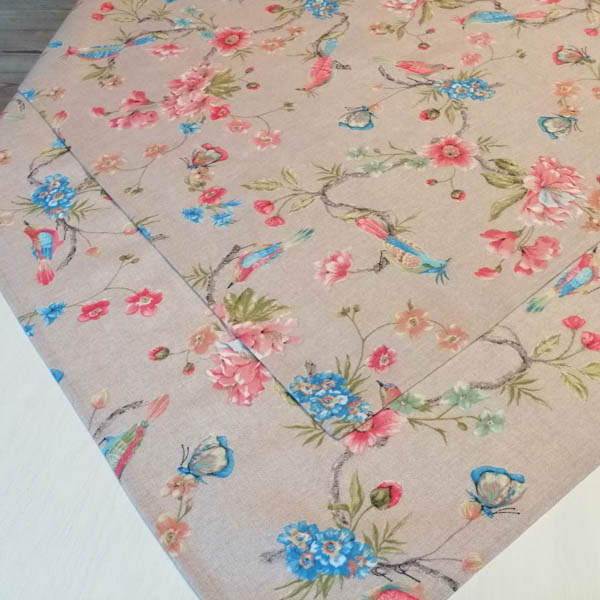 Tischdecke Vogel bunt für den Essbereich Tischdecke Vogel bunt für den Essbereich