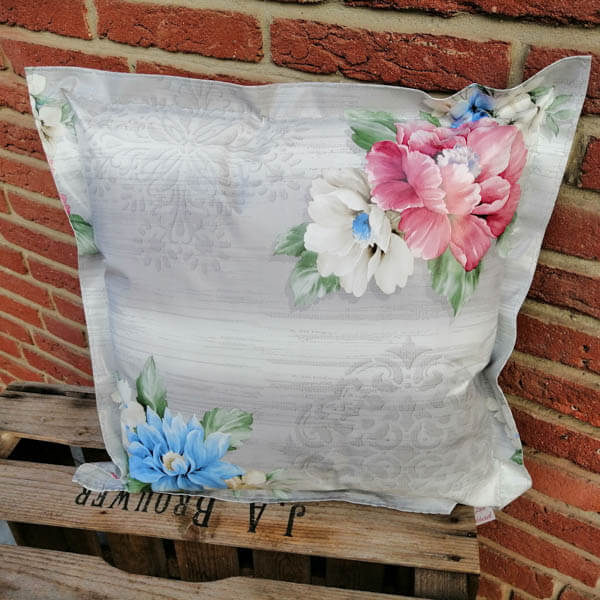 Dekokissen Garten - Motiv Blumenbouquet 50x50cm Dekokissen Garten - Motiv Blumenbouquet 50x50cm