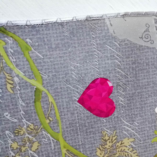 Grau mit pinken Blumen Mitteldecke Ziernaht Grau mit pinken Blumen Mitteldecke Ziernaht