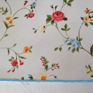 Mitteldecke Sommer - Streublümchen auf beige Naht