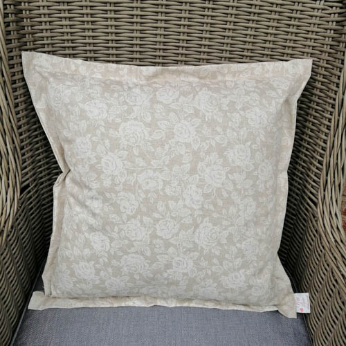 Bodenkissen weiß - Rosen auf Beige Bodenkissen weiß - Rosen auf Beige