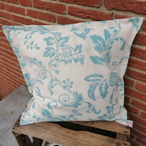 Kissen Blaue Ornamente auf weiß aus Baumwolle 50x50cm Kissen Blaue Ornamente auf weiß aus Baumwolle 50x50cm