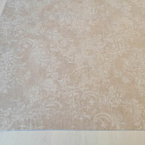 Mitteldecke Beige mit weißen Blütenranken