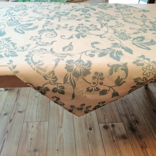 Mitteldecke weiß mit blauen Ornamenten mit Blumen Mitteldecke weiß mit blauen Ornamenten mit Blumen