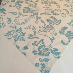 Mitteldecke weiß mit blauen Ornamenten Ecke