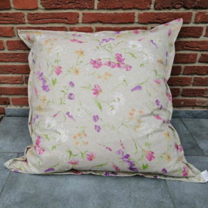 Outdoor Kissenhülle - Blumen auf der Wiese 80x80