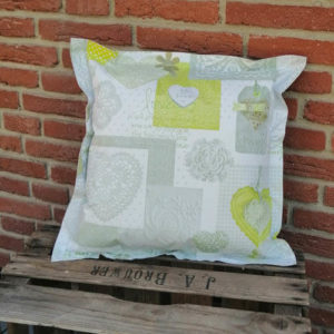 Outdoor- /Wachstuch Kissen Herzen grün 50x50cm