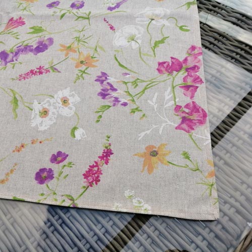 Mitteldecke Blumen auf der Wiese Kante Mitteldecke Blumen auf der Wiese Kante