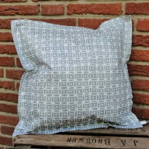 Outdoor Kissen Grau mit weißen Punkten