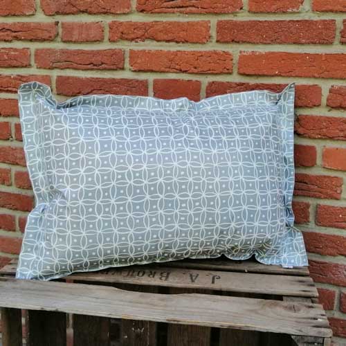 Outdoor Kissen Grau mit weißen Punkten 40x60cm Outdoor Kissen Grau mit weißen Punkten 40x60cm