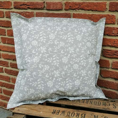 Outdoorkissen grau mit weißen Blumenranken 50x50cm Outdoorkissen grau mit weißen Blumenranken 50x50cm