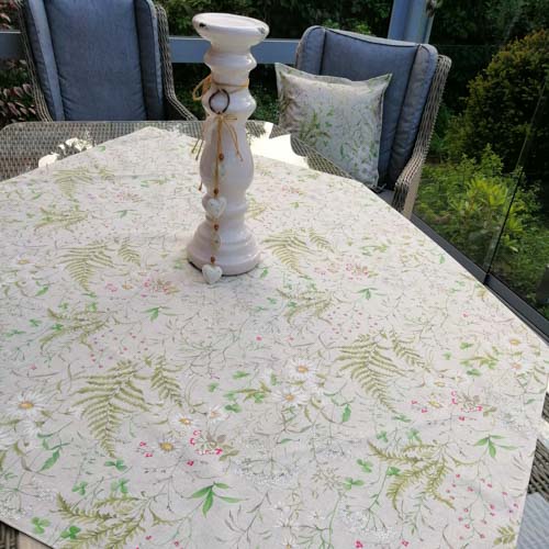 Wiesenblumen Mitteldecke - Beschichtete Baumwolle Wiesenblumen Mitteldecke - Beschichtete Baumwolle