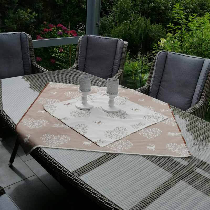 Mitteldecke Herz und Hirsch Weihnachten Mitteldecke Herz und Hirsch Weihnachten