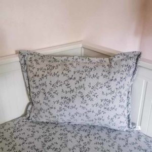 Kissenbezug Ranken aus Jacquard in hellgrau 40x60cm