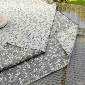 Mitteldecke für den Tisch: Ranken