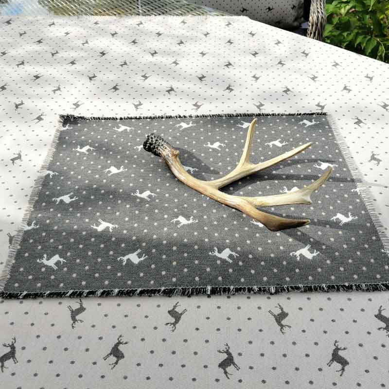 Platzset Hirsch mit Punkten grau Platzset Hirsch mit Punkten