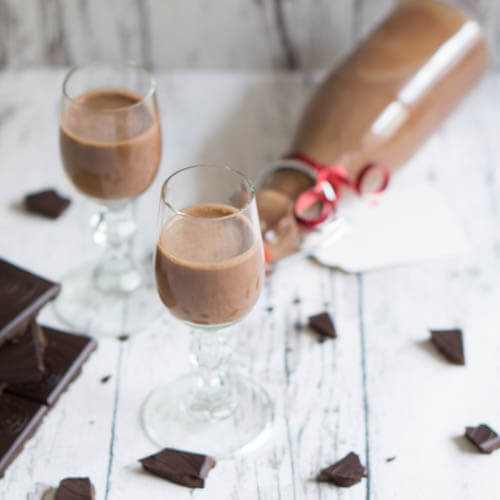 Schokolikör von kochend-heiss.de - Weihnachtsgeschenke für Freundinnen selber machen