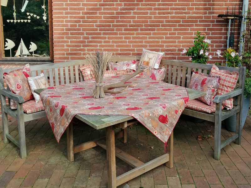 Weihnachtsdeko: Tisch draußen Weihnachten