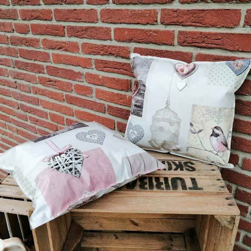 Kissen mit Herzen Shabby Chic aus Wachstuch 40x40cm Kissen mit Herzen Shabby Chic aus Wachstuch 40x40cm