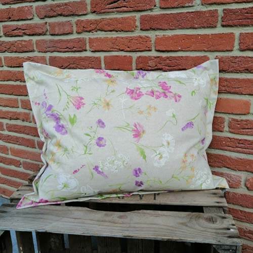 Outdoor Kissenhülle - Blumen auf der Wiese