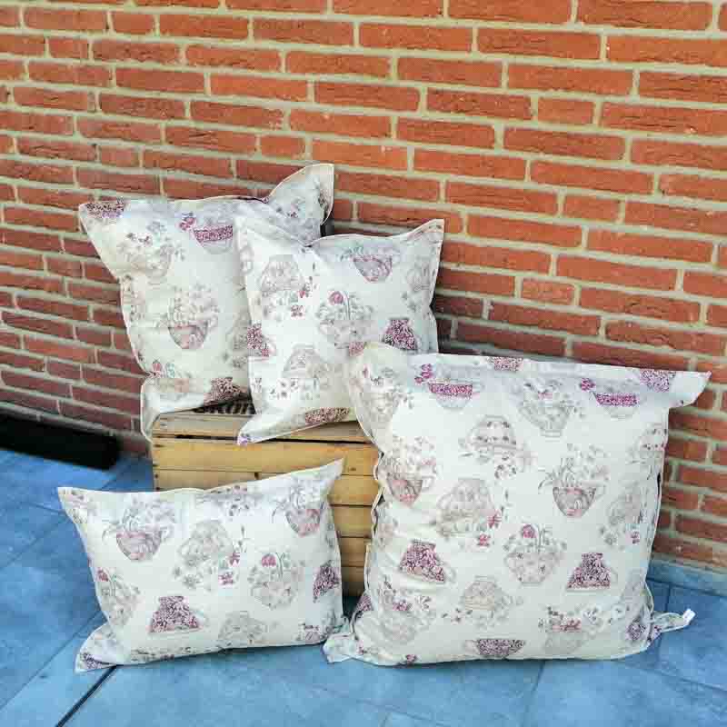 Outdoorkissen Tasse mit Blumen in 4 Größen Outdoorkissen Tasse mit Blumen in 4 Größen