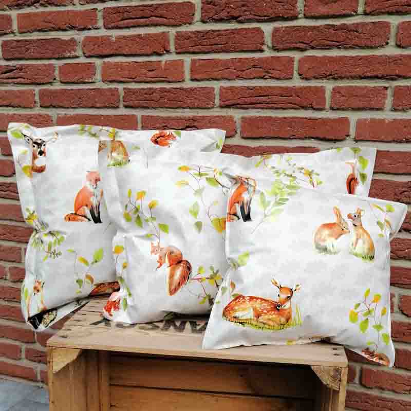 Outdoorkissen Waldtiere aus Wachstuch in verschiedenen Größen Outdoorkissen Waldtiere aus Wachstuch in verschiedenen Größen