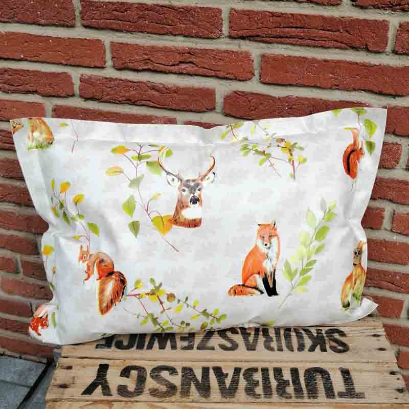 Outdoorkissen Waldtiere aus Wachstuch 40x60cm Outdoorkissen Waldtiere aus Wachstuch 40x60cm