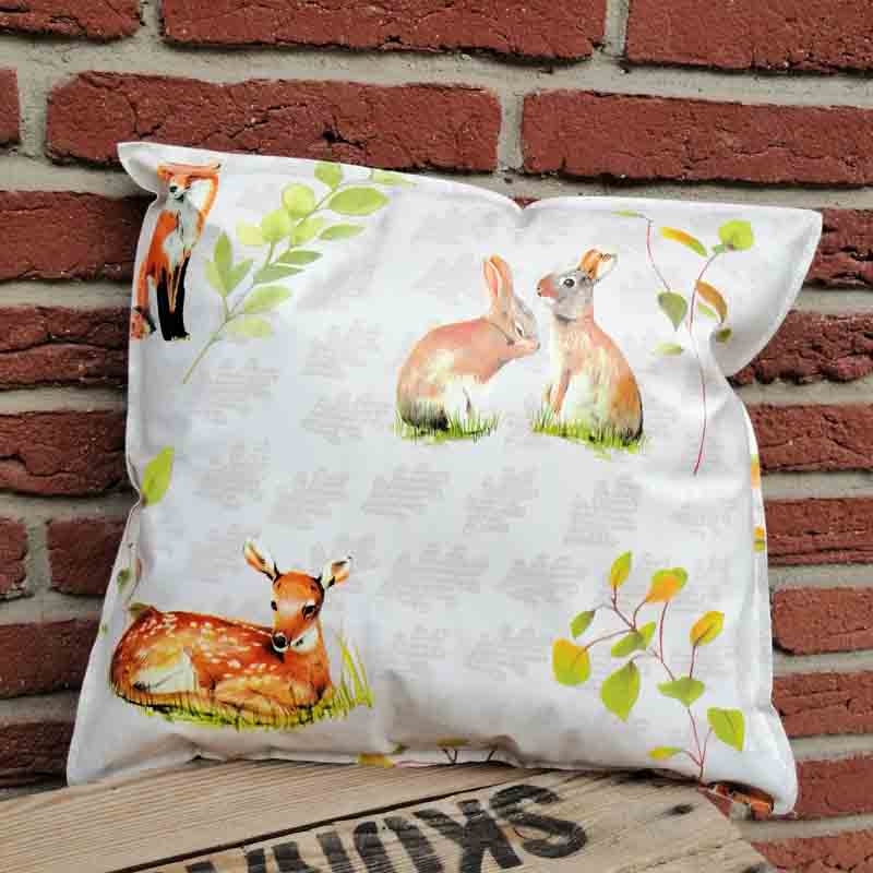 Outdoorkissen Waldtiere aus Wachstuch 35x38cm Outdoorkissen Waldtiere aus Wachstuch 35x38cm