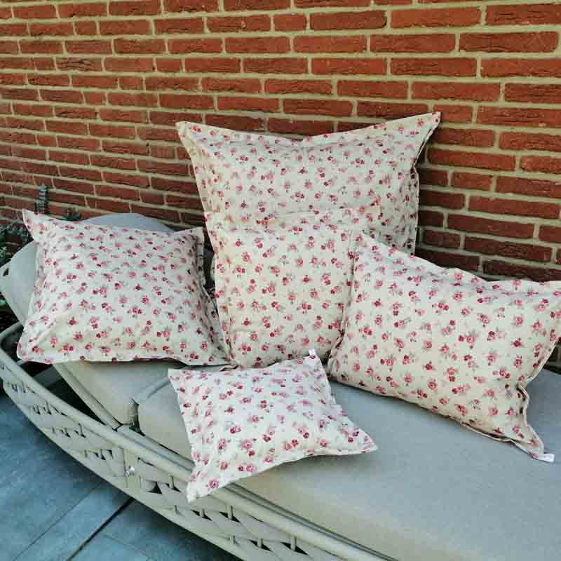 Bodenkissen bunt mit rosa Rosen (beschichtet) Bodenkissen bunt mit rosa Rosen (beschichtet)